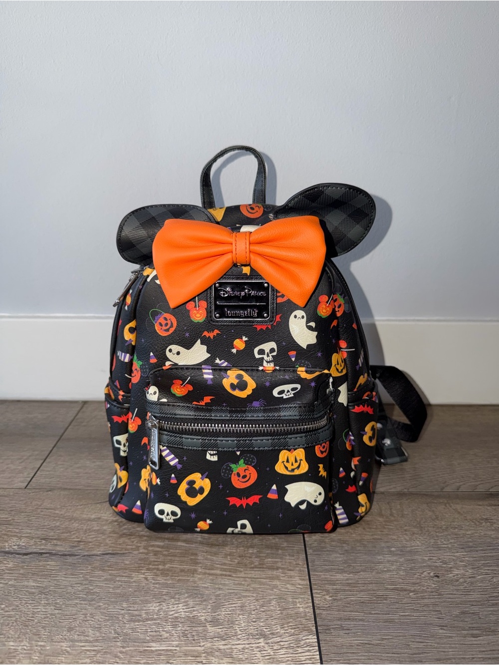 2021 Disney Parks Loungefly Black Halloween Backpack with Orange Bow